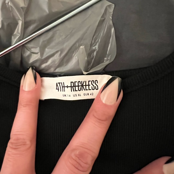 Matching set top is XL bottoms Large runs small - Picture 9 of 9